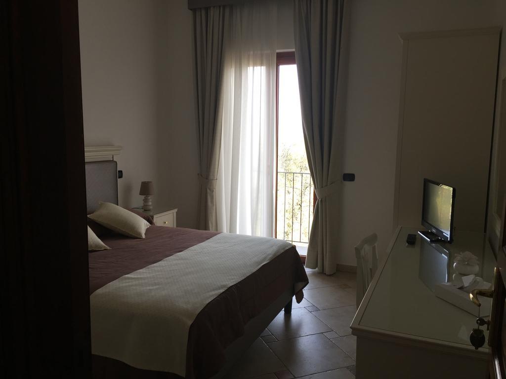 הוילה ויקו אקוונסה Il Casale Del Mirto מראה חיצוני תמונה